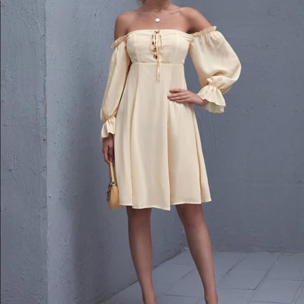 Shoulder knot dress - Picture 1 of 3